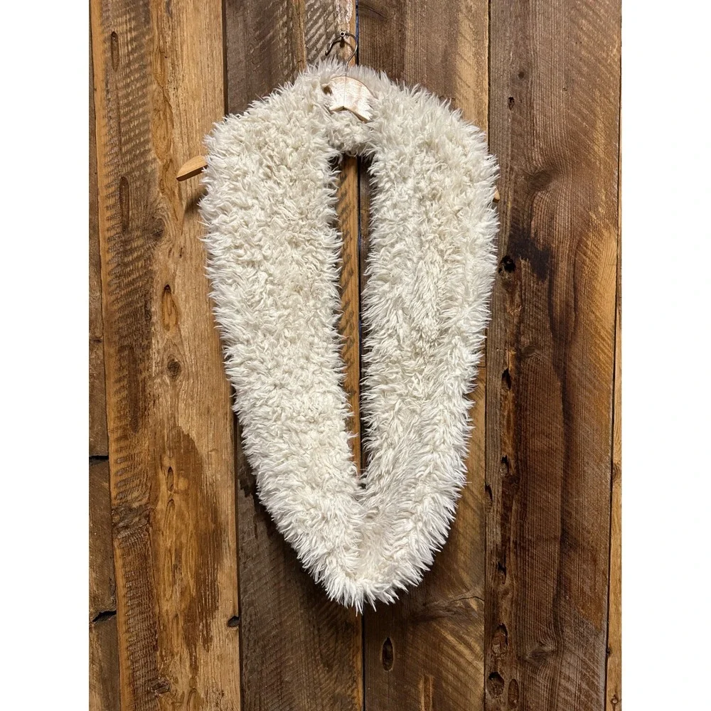 Cream Faux Fur Infinity Scarf Women's Soft Plush Winter Cozy Fuzzy Shawl Boho